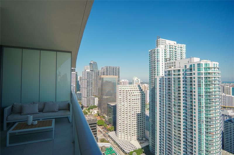 Image 5 of 34 For 1010 Brickell Ave  4002