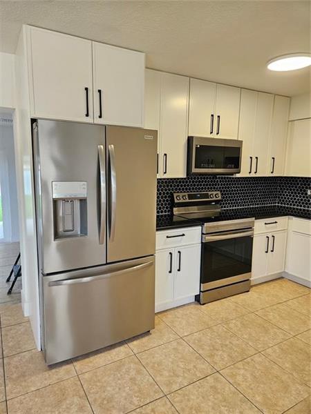 Image 10 of 19 For 10680 4th St