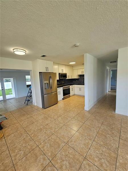 Image 11 of 19 For 10680 4th St