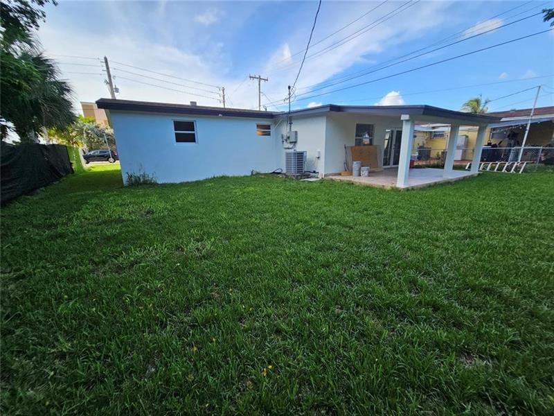Image 4 of 19 For 10680 4th St