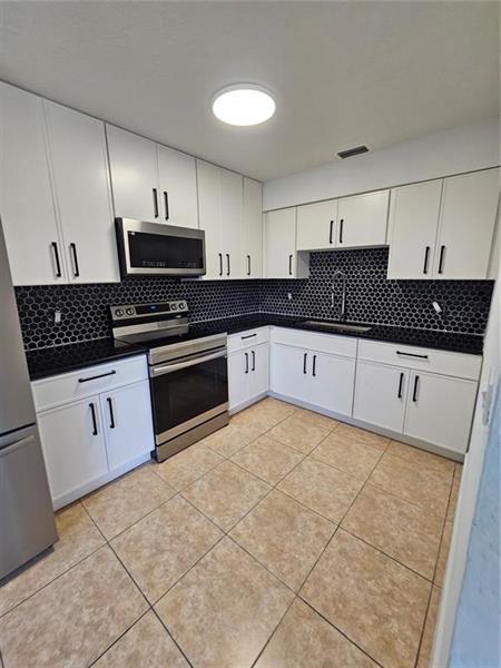 Image 8 of 19 For 10680 4th St