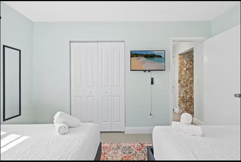 Image 15 of 27 For 304 4th St  