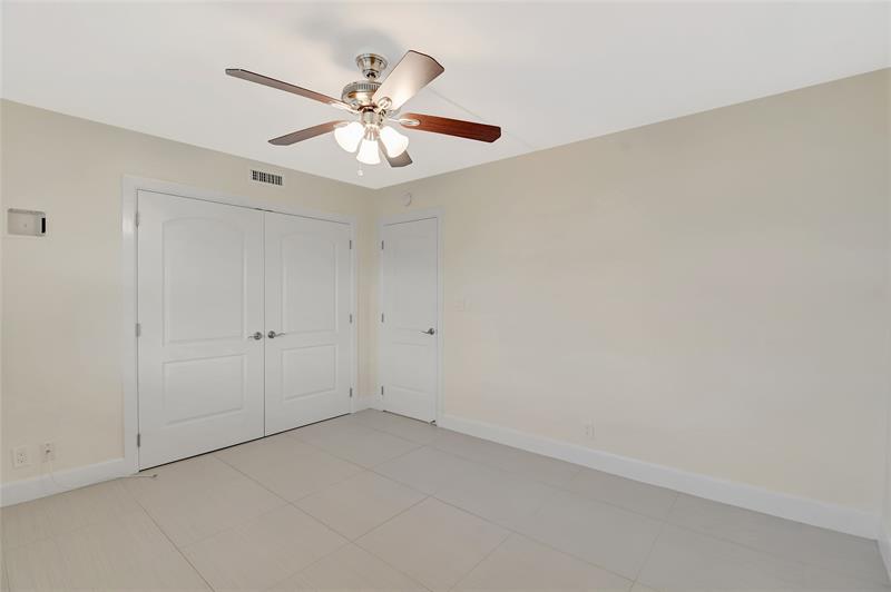Image 31 of 59 For 3121 51st St  404e