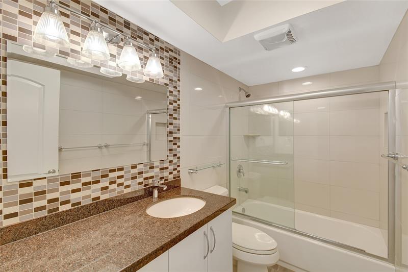 Image 33 of 59 For 3121 51st St  404e