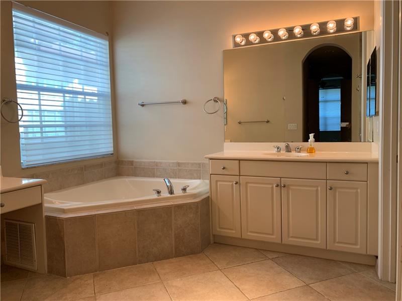 Image 10 of 35 For 10635 83rd Ct