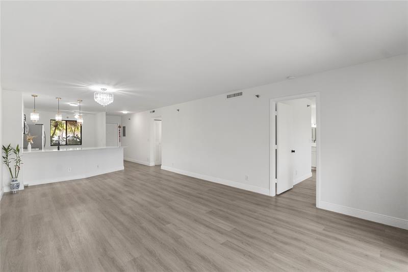 Image 15 of 33 For 2232 Cypress Bend Drive  107