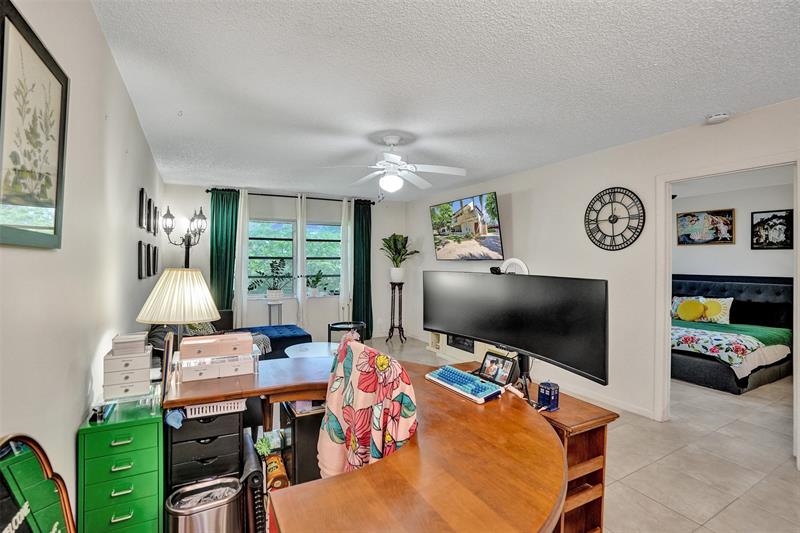 Image 14 of 59 For 860 6th Ave  312