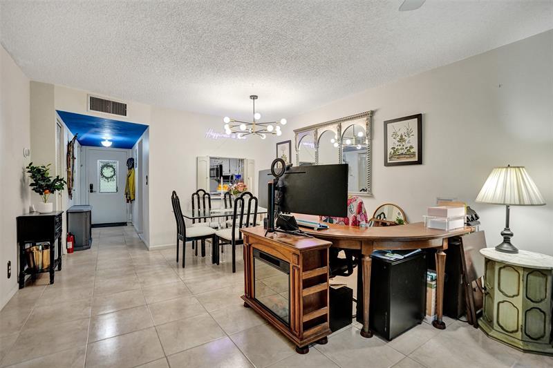 Image 16 of 59 For 860 6th Ave  312