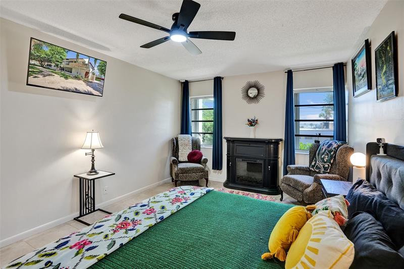 Image 21 of 59 For 860 6th Ave  312