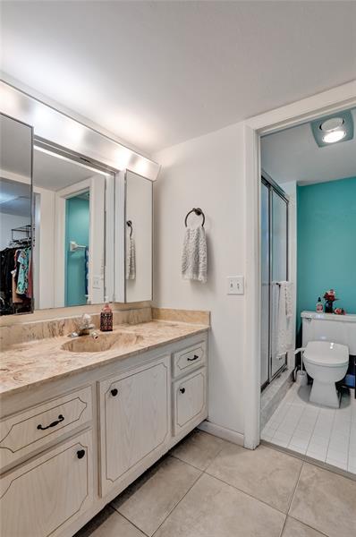 Image 29 of 59 For 860 6th Ave  312