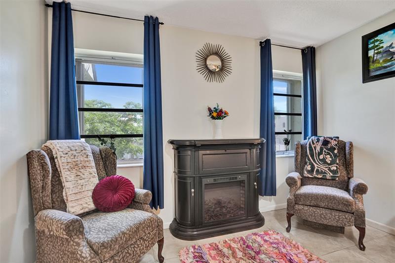 Image 3 of 59 For 860 6th Ave  312