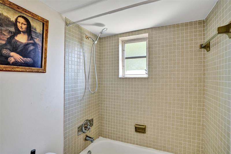 Image 38 of 59 For 860 6th Ave  312