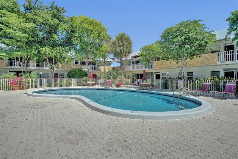 Image 43 of 59 For 860 6th Ave  312