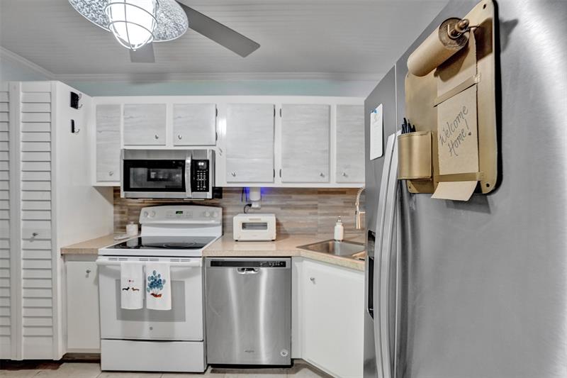 Image 8 of 59 For 860 6th Ave  312