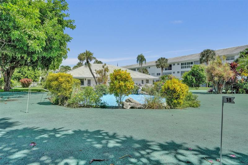 Image 14 of 16 For 2050 39th St  203s