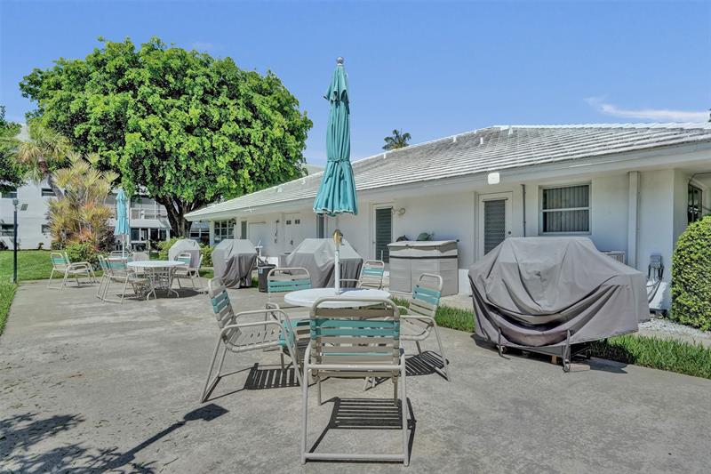 Image 16 of 16 For 2050 39th St  203s