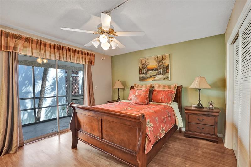 Image 7 of 16 For 2050 39th St  203s