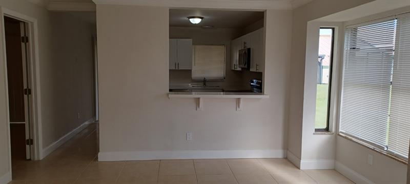 Image 7 of 14 For 519 Sara Blvd  519