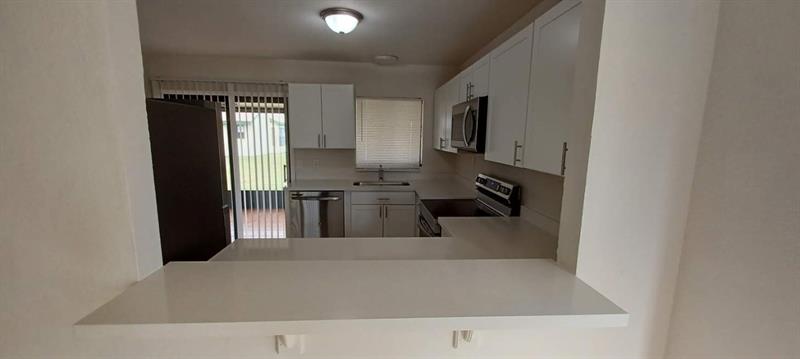 Image 8 of 14 For 519 Sara Blvd  519