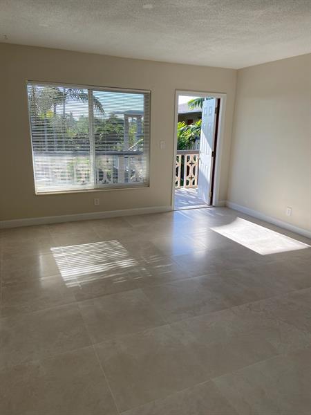 Image 3 of 9 For 6540 18th Ave  208