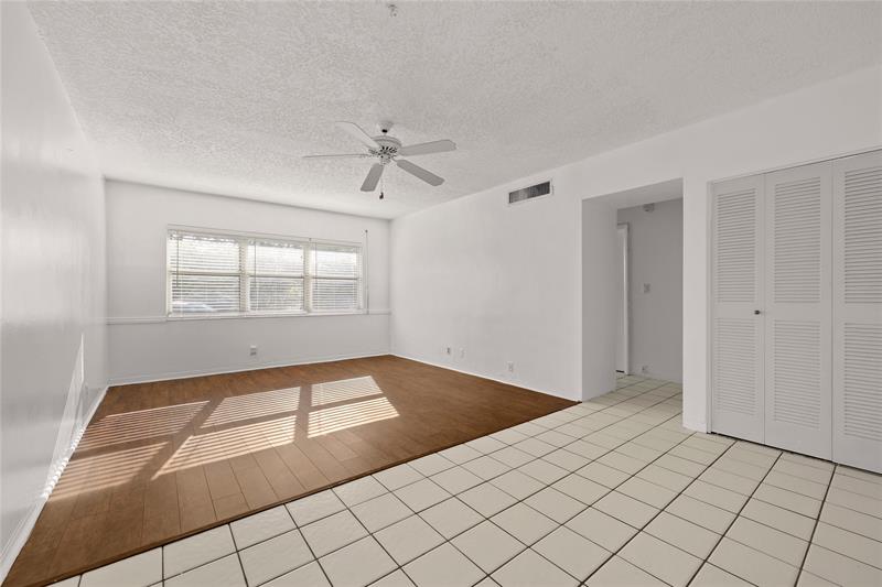 Image 4 of 17 For 280 Cypress Rd  306