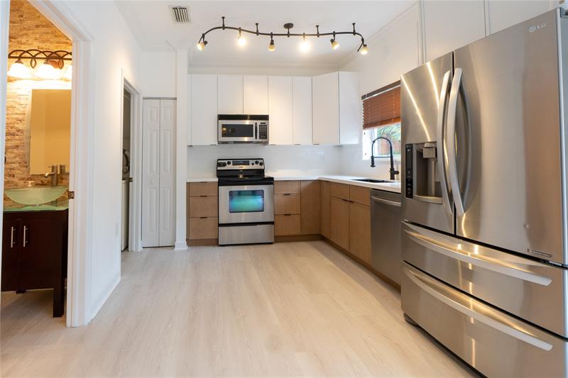 Image 11 of 26 For 13519 50th Ct