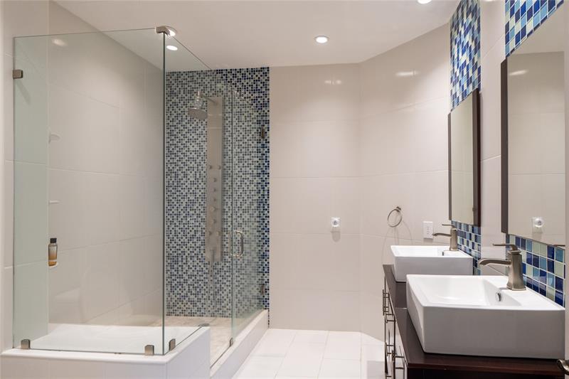 Image 19 of 26 For 13519 50th Ct