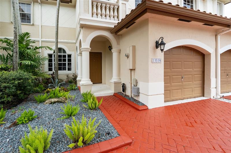 Image 4 of 26 For 13519 50th Ct