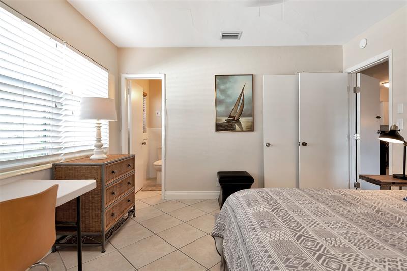 Image 20 of 32 For 2109 26th St  2109