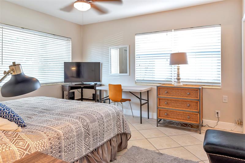 Image 22 of 32 For 2109 26th St  2109