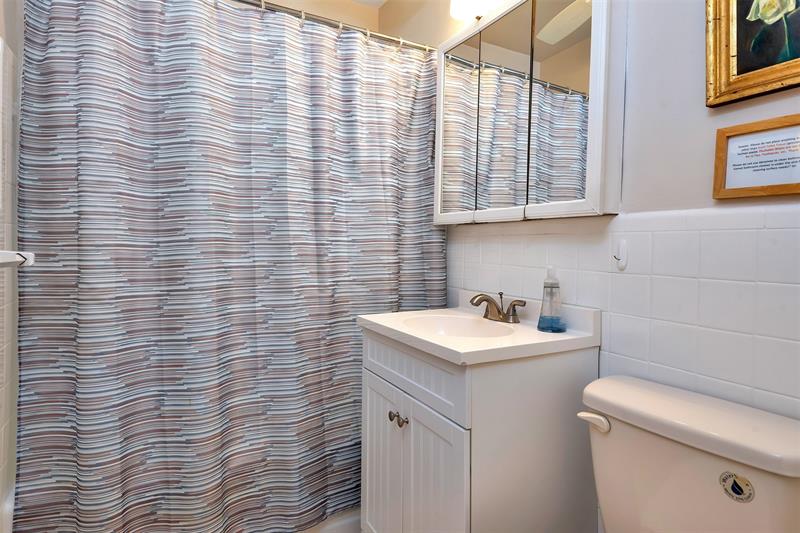 Image 25 of 32 For 2109 26th St  2109
