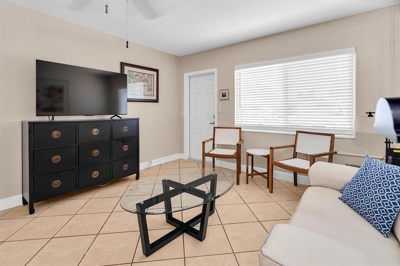Image 4 of 32 For 2109 26th St  2109