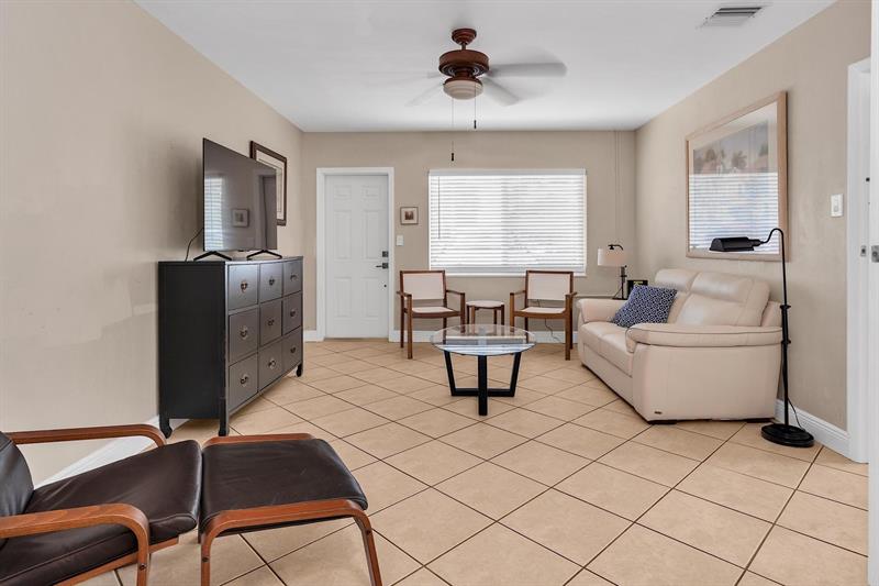 Image 5 of 32 For 2109 26th St  2109