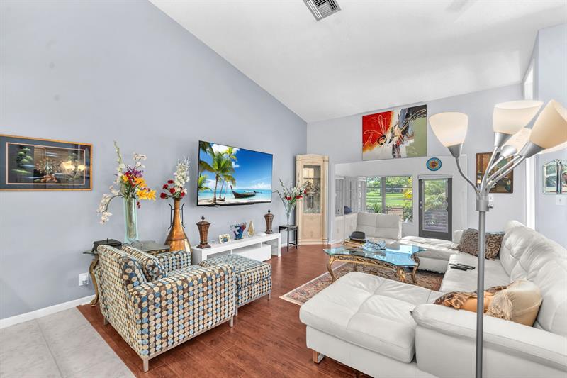Image 14 of 43 For 5628 Pleasant Valley Ln