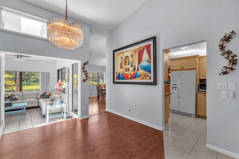 Image 21 of 43 For 5628 Pleasant Valley Ln