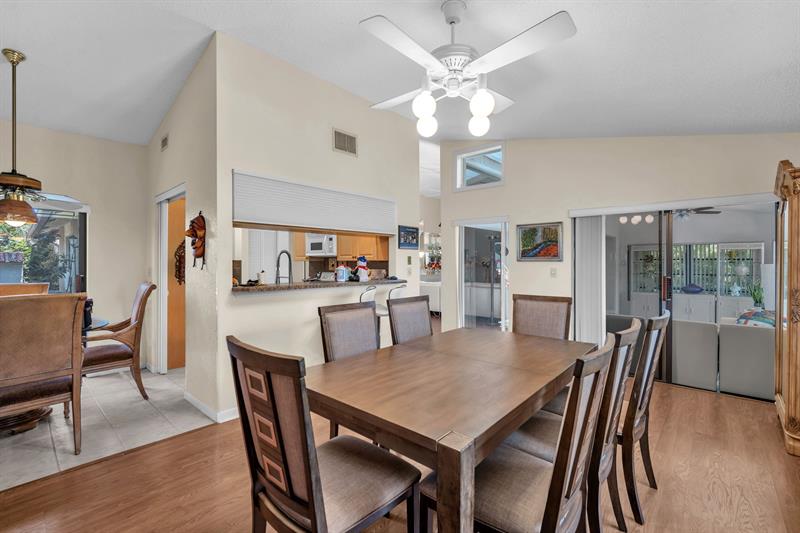 Image 24 of 43 For 5628 Pleasant Valley Ln