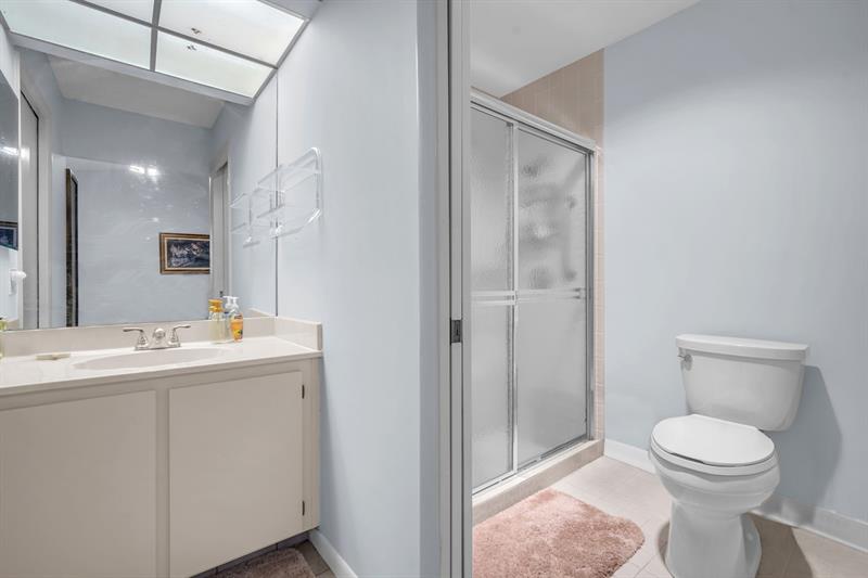 Image 33 of 43 For 5628 Pleasant Valley Ln