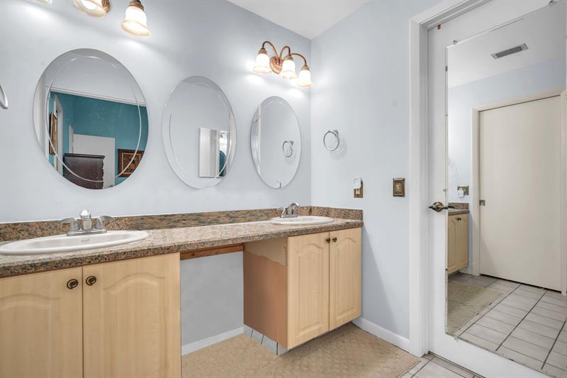 Image 34 of 43 For 5628 Pleasant Valley Ln