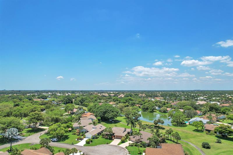 Image 4 of 43 For 5628 Pleasant Valley Ln