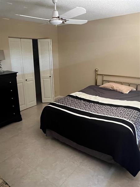 Image 10 of 13 For 4301 Martinique Cir  L2