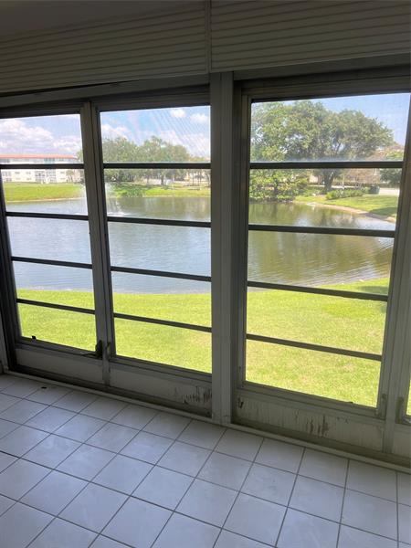 Image 11 of 13 For 4301 Martinique Cir  L2