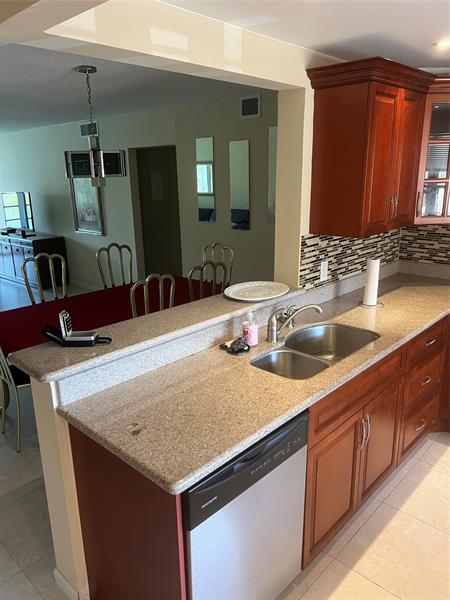 Image 4 of 13 For 4301 Martinique Cir  L2