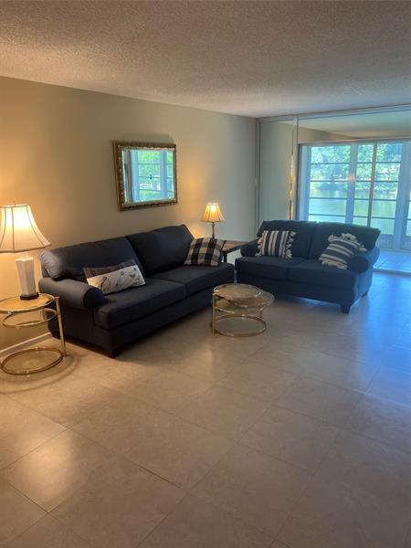 Image 5 of 13 For 4301 Martinique Cir  L2