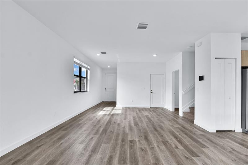 Image 9 of 33 For 706 Stellar Court