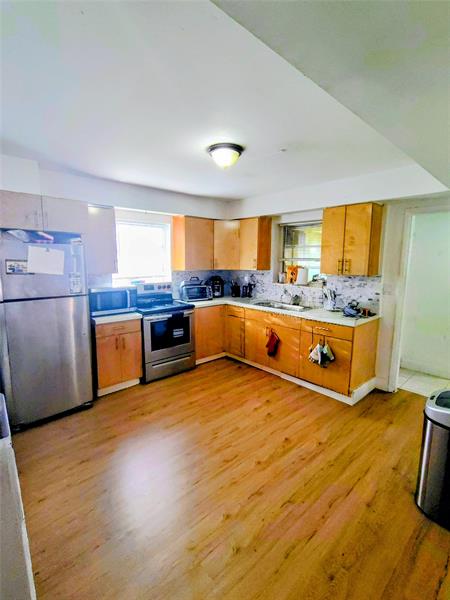 Image 4 of 18 For 6134 Buchanan St