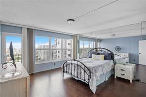 Image 10 of 17 For 405 Ocean Blvd  1627