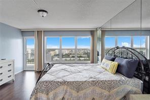 Image 11 of 17 For 405 Ocean Blvd  1627
