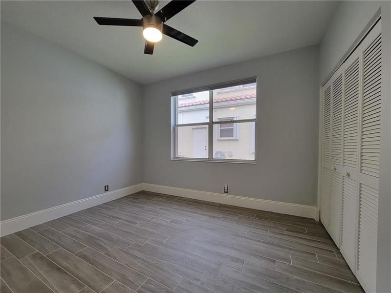 Image 15 of 26 For 3902 Trenton Ave