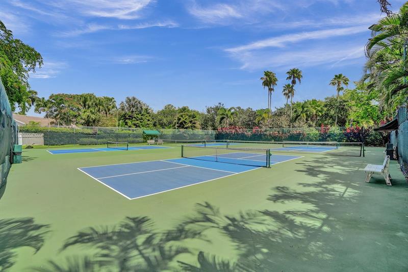 Image 21 of 26 For 3902 Trenton Ave