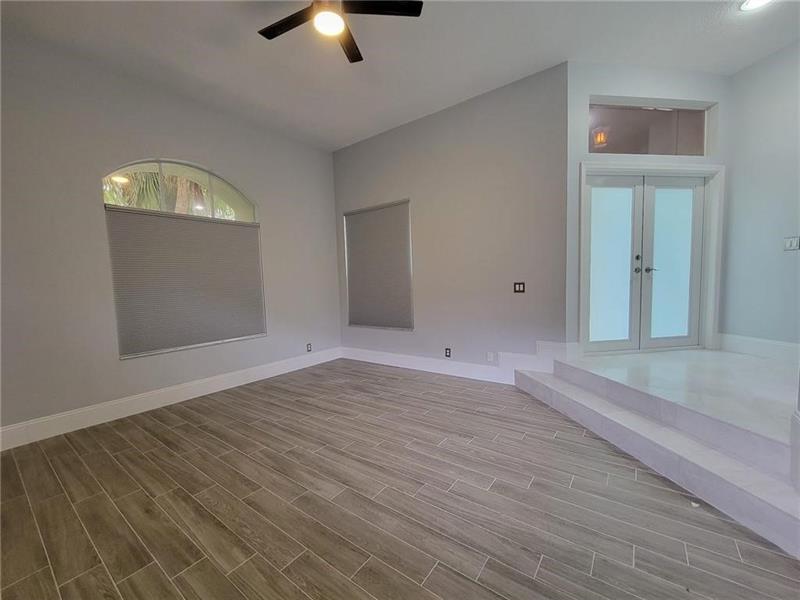 Image 3 of 26 For 3902 Trenton Ave